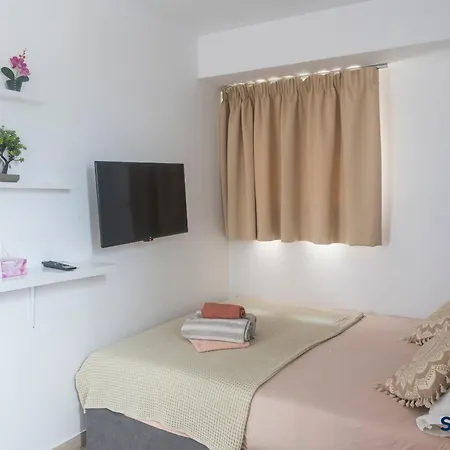 Explore Greece From Cozy City Centre Apartment Chalkida Exterior photo