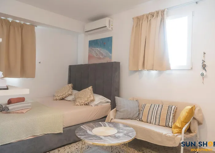 Explore Greece From Cozy City Centre Apartment