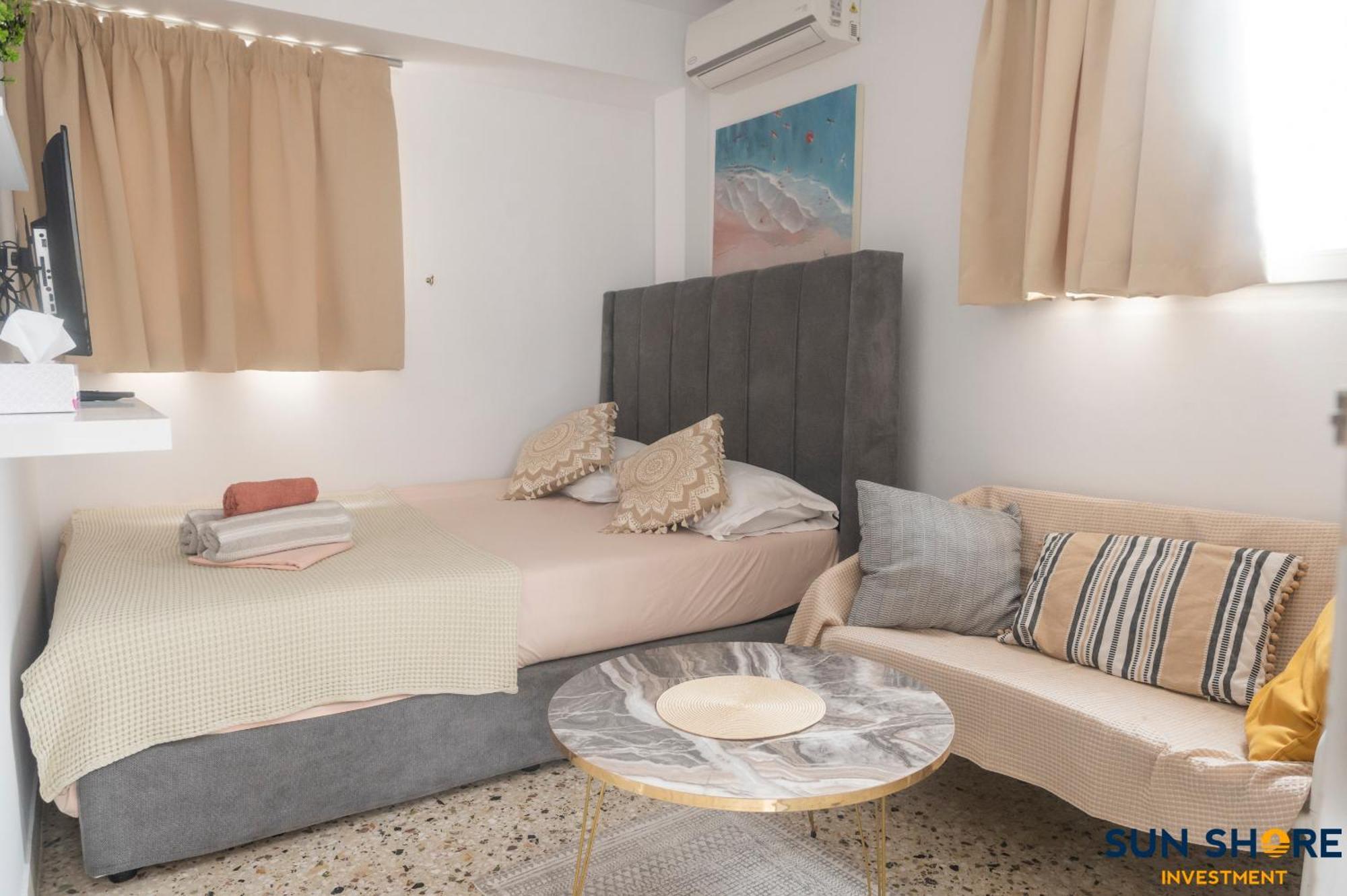Explore Greece From Cozy Centre *